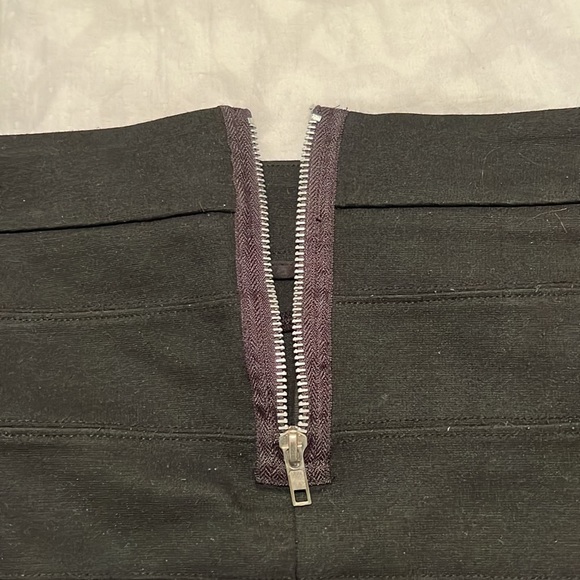 BCBG Generation Black Bandage Bodycon Skirt w/ Zipper Pockets - Picture 4 of 7